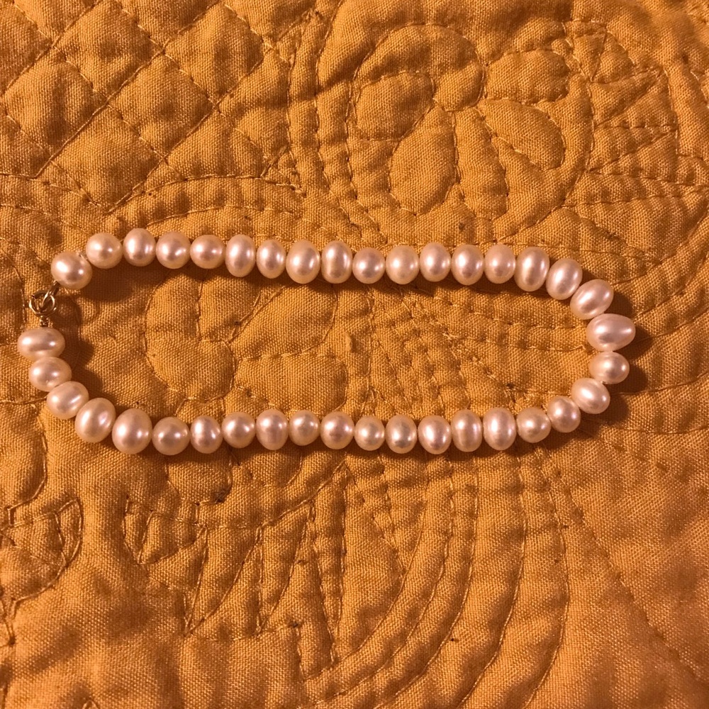 Freshwater pearl bracelet